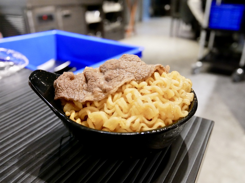 [台北松山]超越水產超市火鍋想吃自己拿肉多多火鍋新品牌 / 活龍蝦588元 / 火鍋蒸籠兩吃法 / 產地直送、平價供應 / 超市火鍋第一品牌