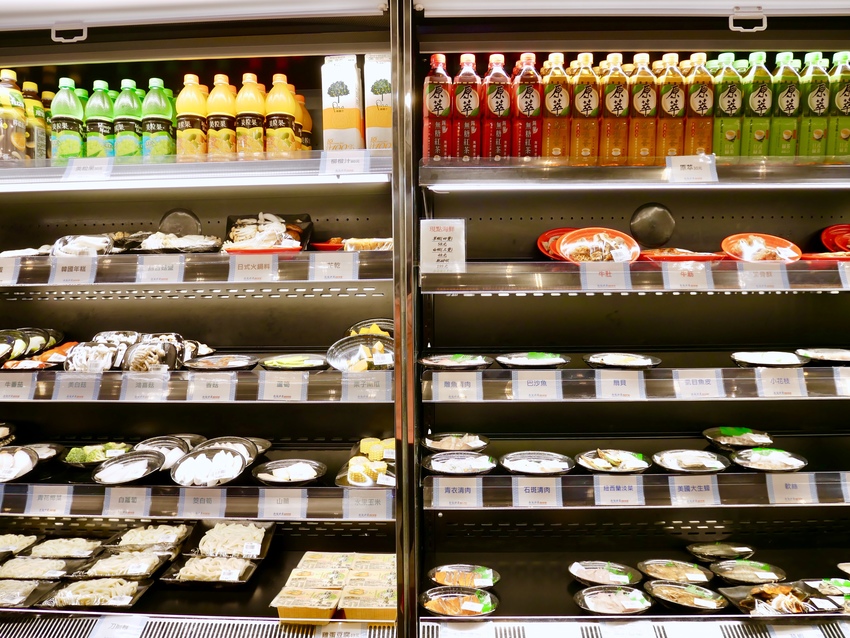 [台北松山]超越水產超市火鍋想吃自己拿肉多多火鍋新品牌 / 活龍蝦588元 / 火鍋蒸籠兩吃法 / 產地直送、平價供應 / 超市火鍋第一品牌