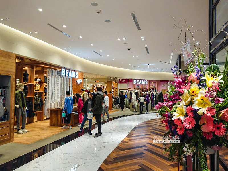 微風南山-男生也會覺得好逛的購物中心,藍瓶咖啡,一風堂拉麵,興記菜館,東京牛奶起司工房