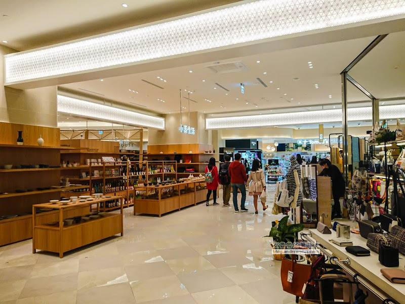 微風南山-男生也會覺得好逛的購物中心,藍瓶咖啡,一風堂拉麵,興記菜館,東京牛奶起司工房