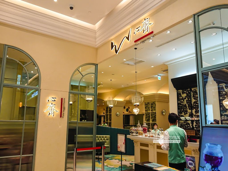 微風南山-男生也會覺得好逛的購物中心,藍瓶咖啡,一風堂拉麵,興記菜館,東京牛奶起司工房