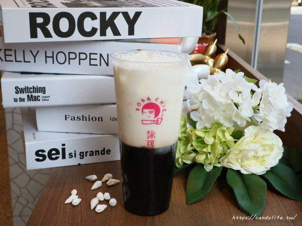 BOBA CHiC徐可波：台中美食│BOBA CHiC 徐可波〃文青飲料店推薦，提供舒適座位區及免費插座，100％台灣茶製作～