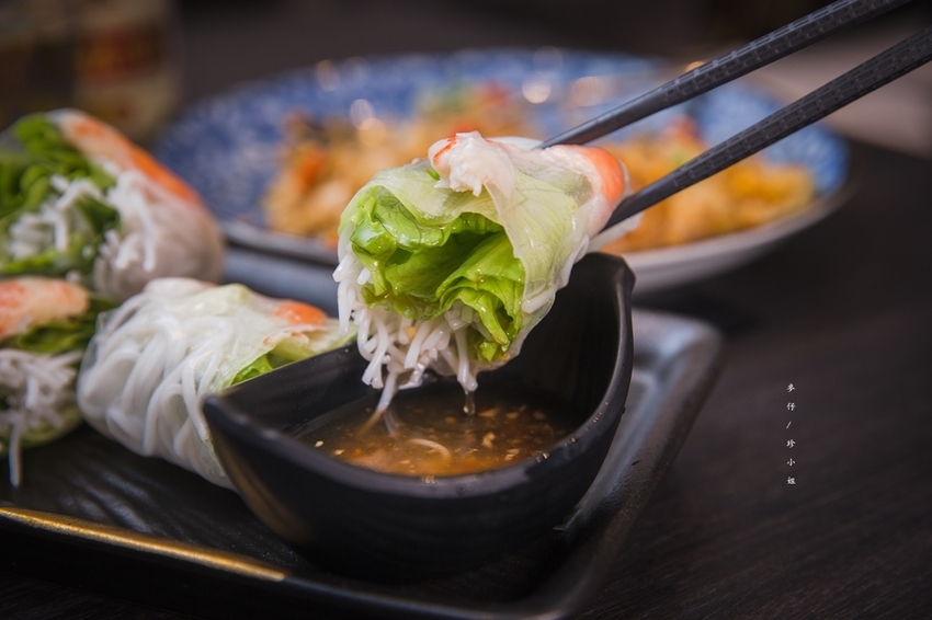 【板橋美食】粉享喫鍋～河粉x火鍋x熱炒｜越南『越式鐵帽鍋』強勢登台～親民價位人多人少吃鍋都能很滿足｜板橋新埔捷運站美食