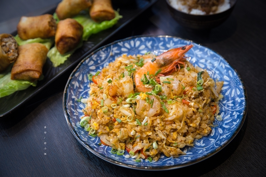 【板橋美食】粉享喫鍋～河粉x火鍋x熱炒｜越南『越式鐵帽鍋』強勢登台～親民價位人多人少吃鍋都能很滿足｜板橋新埔捷運站美食