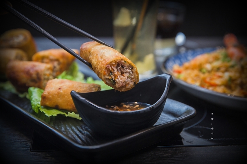 【板橋美食】粉享喫鍋～河粉x火鍋x熱炒｜越南『越式鐵帽鍋』強勢登台～親民價位人多人少吃鍋都能很滿足｜板橋新埔捷運站美食