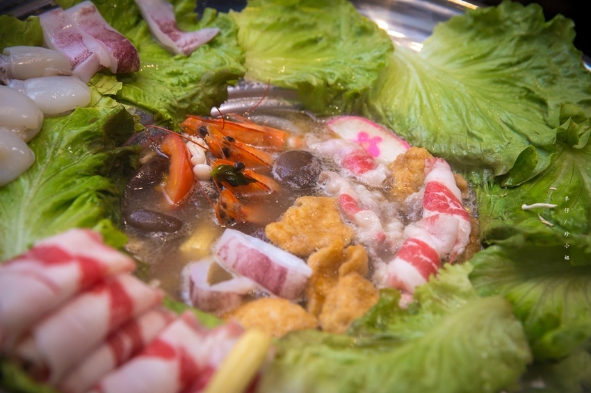 【板橋美食】粉享喫鍋～河粉x火鍋x熱炒｜越南『越式鐵帽鍋』強勢登台～親民價位人多人少吃鍋都能很滿足｜板橋新埔捷運站美食