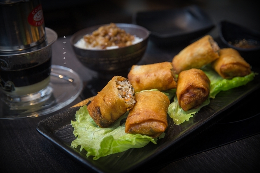 【板橋美食】粉享喫鍋～河粉x火鍋x熱炒｜越南『越式鐵帽鍋』強勢登台～親民價位人多人少吃鍋都能很滿足｜板橋新埔捷運站美食