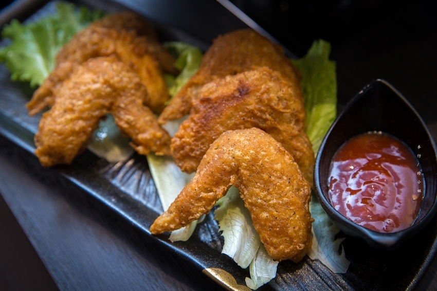 【板橋美食】粉享喫鍋～河粉x火鍋x熱炒｜越南『越式鐵帽鍋』強勢登台～親民價位人多人少吃鍋都能很滿足｜板橋新埔捷運站美食