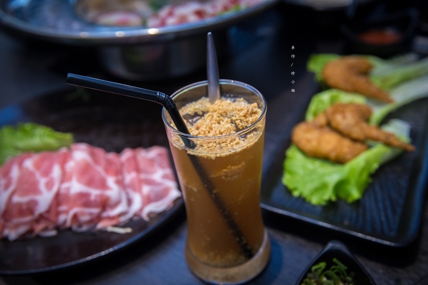 【板橋美食】粉享喫鍋～河粉x火鍋x熱炒｜越南『越式鐵帽鍋』強勢登台～親民價位人多人少吃鍋都能很滿足｜板橋新埔捷運站美食