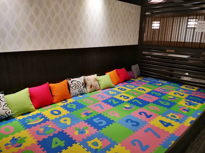 粉享喫鍋，板橋超有特色的越式鐵帽鍋，吃得到乾式熟成牛肉、還能吃熱炒的絕妙搭配