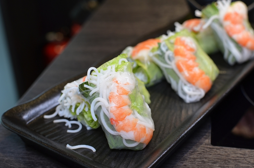 粉享喫鍋，板橋超有特色的越式鐵帽鍋，吃得到乾式熟成牛肉、還能吃熱炒的絕妙搭配