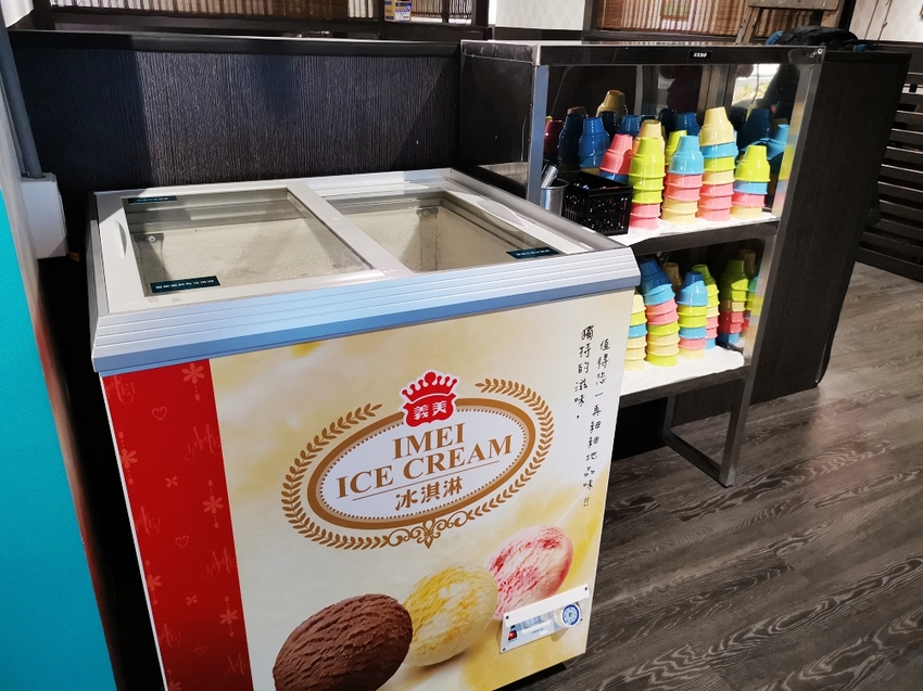 粉享喫鍋，板橋超有特色的越式鐵帽鍋，吃得到乾式熟成牛肉、還能吃熱炒的絕妙搭配