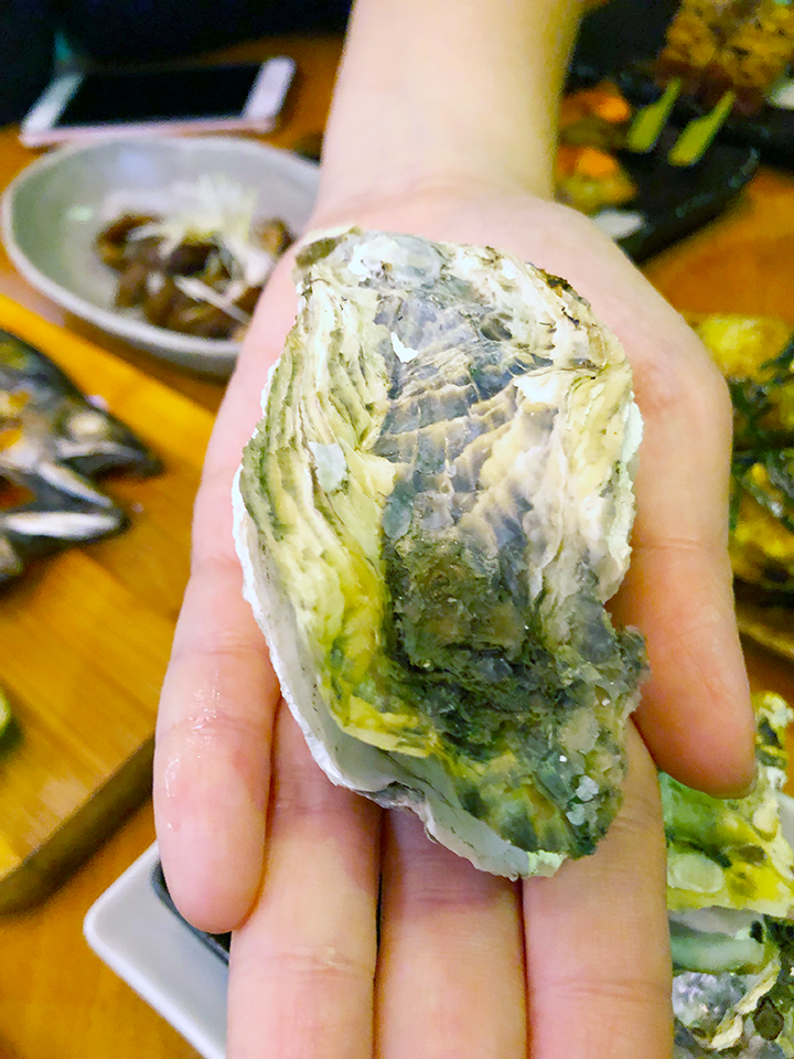 夜問,我不是他媽媽,居酒屋,雪花牛,沙朗牛,松板,奶油扇貝,一夜干,牽絲牛肉丸,唐揚雞,清酒蛤蠣,吧台,KTV,氣氛餐廳,生蠔,約會,情人節