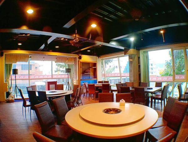 50317402_386398421904568_1145764877910933504_n