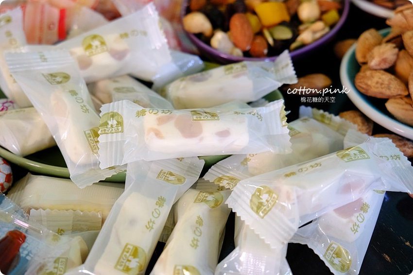 別去年貨大街人擠人!台中年貨這裡辦-台灣e食館開心果、進口巧克力也可送禮,年節禮盒甜甜價還買十送一喔!