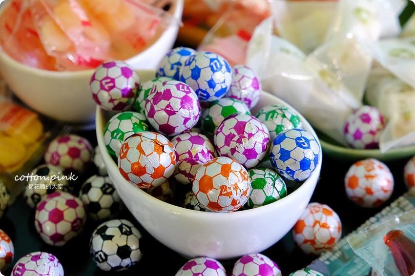 別去年貨大街人擠人!台中年貨這裡辦-台灣e食館開心果、進口巧克力也可送禮,年節禮盒甜甜價還買十送一喔!