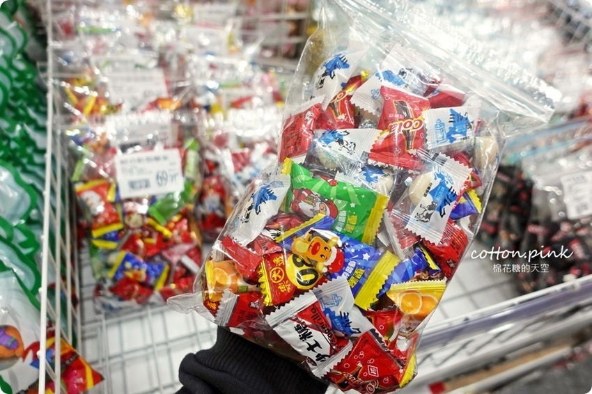 別去年貨大街人擠人!台中年貨這裡辦-台灣e食館開心果、進口巧克力也可送禮,年節禮盒甜甜價還買十送一喔!