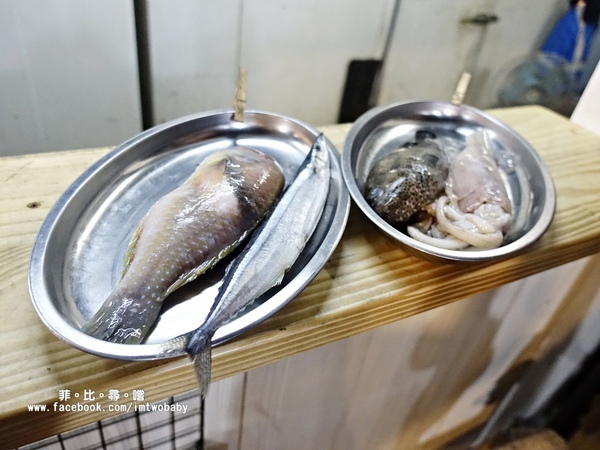 海寶城複合式碳烤(新北五股店)：海寶城複合式碳烤 新北五股店 碳烤/活海鮮/火鍋吃到飽 泰國蝦、泥鰍、活魚、活蟹各式高檔海鮮吃爽爽！
