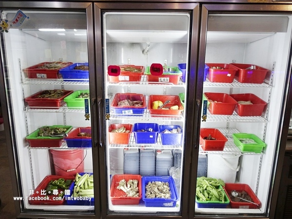 海寶城複合式碳烤(新北五股店)：海寶城複合式碳烤 新北五股店 碳烤/活海鮮/火鍋吃到飽 泰國蝦、泥鰍、活魚、活蟹各式高檔海鮮吃爽爽！