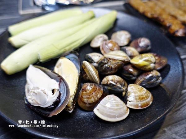 海寶城複合式碳烤(新北五股店)：海寶城複合式碳烤 新北五股店 碳烤/活海鮮/火鍋吃到飽 泰國蝦、泥鰍、活魚、活蟹各式高檔海鮮吃爽爽！