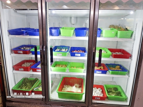 海寶城複合式碳烤(新北五股店)：海寶城複合式碳烤 新北五股店 碳烤/活海鮮/火鍋吃到飽 泰國蝦、泥鰍、活魚、活蟹各式高檔海鮮吃爽爽！