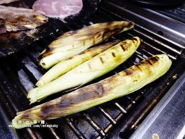 海寶城複合式碳烤(新北五股店)：海寶城複合式碳烤 新北五股店 碳烤/活海鮮/火鍋吃到飽 泰國蝦、泥鰍、活魚、活蟹各式高檔海鮮吃爽爽！