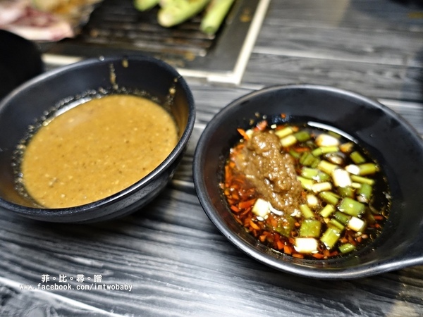 海寶城複合式碳烤(新北五股店)：海寶城複合式碳烤 新北五股店 碳烤/活海鮮/火鍋吃到飽 泰國蝦、泥鰍、活魚、活蟹各式高檔海鮮吃爽爽！