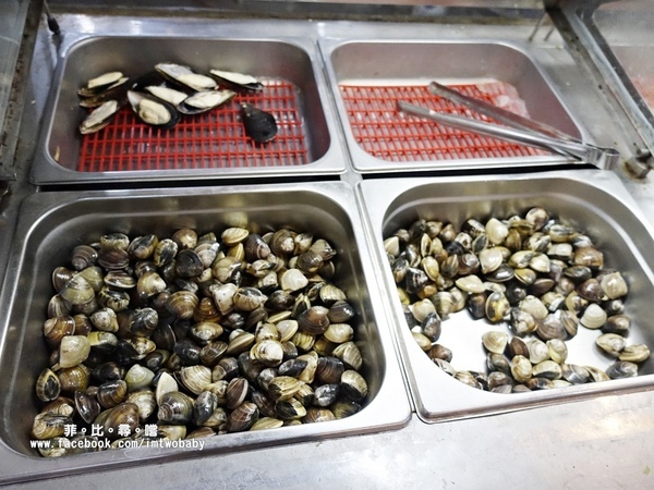 海寶城複合式碳烤(新北五股店)：海寶城複合式碳烤 新北五股店 碳烤/活海鮮/火鍋吃到飽 泰國蝦、泥鰍、活魚、活蟹各式高檔海鮮吃爽爽！