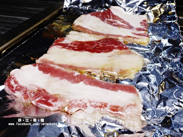 海寶城複合式碳烤(新北五股店)：海寶城複合式碳烤 新北五股店 碳烤/活海鮮/火鍋吃到飽 泰國蝦、泥鰍、活魚、活蟹各式高檔海鮮吃爽爽！