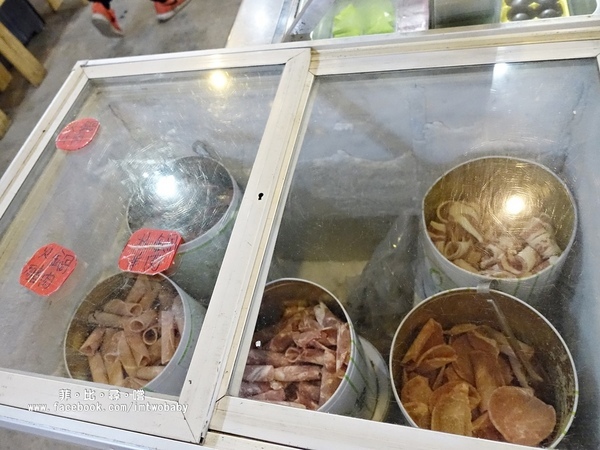 海寶城複合式碳烤(新北五股店)：海寶城複合式碳烤 新北五股店 碳烤/活海鮮/火鍋吃到飽 泰國蝦、泥鰍、活魚、活蟹各式高檔海鮮吃爽爽！