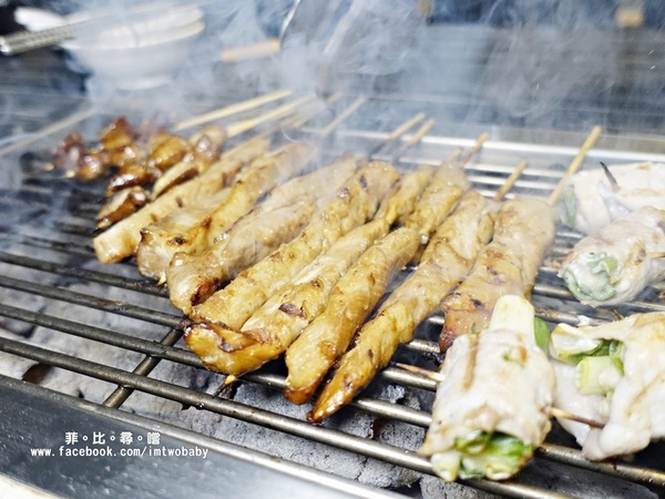 海寶城複合式碳烤(新北五股店)：海寶城複合式碳烤 新北五股店 碳烤/活海鮮/火鍋吃到飽 泰國蝦、泥鰍、活魚、活蟹各式高檔海鮮吃爽爽！