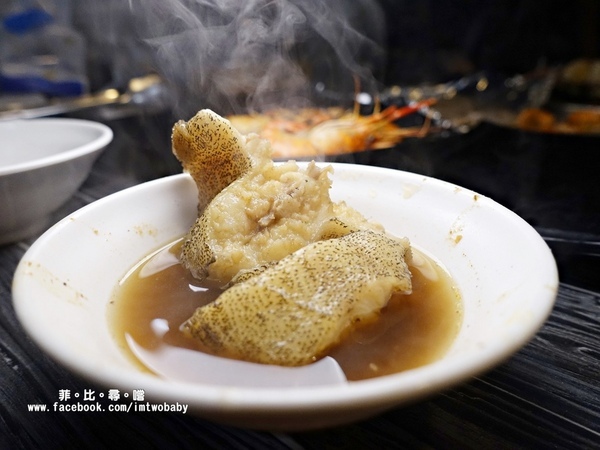 海寶城複合式碳烤(新北五股店)：海寶城複合式碳烤 新北五股店 碳烤/活海鮮/火鍋吃到飽 泰國蝦、泥鰍、活魚、活蟹各式高檔海鮮吃爽爽！