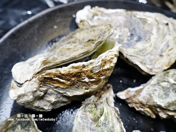 海寶城複合式碳烤(新北五股店)：海寶城複合式碳烤 新北五股店 碳烤/活海鮮/火鍋吃到飽 泰國蝦、泥鰍、活魚、活蟹各式高檔海鮮吃爽爽！