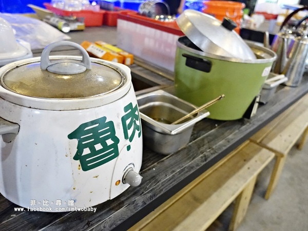 海寶城複合式碳烤(新北五股店)：海寶城複合式碳烤 新北五股店 碳烤/活海鮮/火鍋吃到飽 泰國蝦、泥鰍、活魚、活蟹各式高檔海鮮吃爽爽！