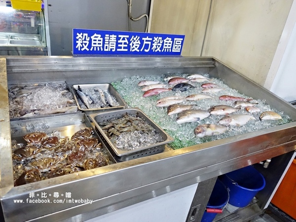 海寶城複合式碳烤(新北五股店)：海寶城複合式碳烤 新北五股店 碳烤/活海鮮/火鍋吃到飽 泰國蝦、泥鰍、活魚、活蟹各式高檔海鮮吃爽爽！