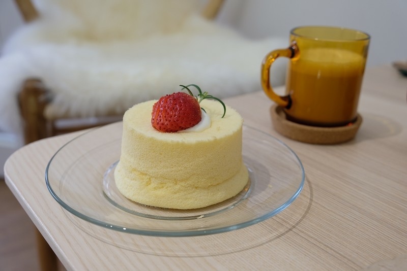 【板橋｜板橋站】A Patisserie 安 甜點＿外酥內軟的開心果磅蛋糕讓人洋溢幸福的微笑＿巷弄內的潔白文青咖啡廳