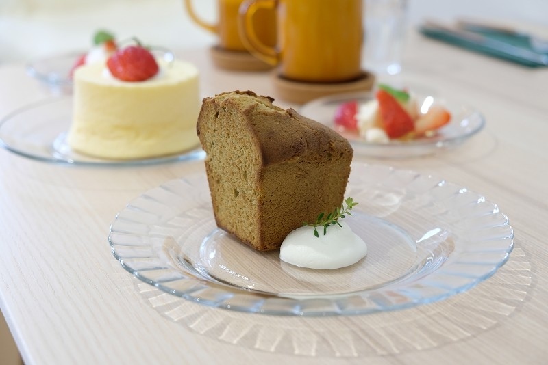 【板橋｜板橋站】A Patisserie 安 甜點＿外酥內軟的開心果磅蛋糕讓人洋溢幸福的微笑＿巷弄內的潔白文青咖啡廳