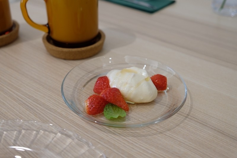 【板橋｜板橋站】A Patisserie 安 甜點＿外酥內軟的開心果磅蛋糕讓人洋溢幸福的微笑＿巷弄內的潔白文青咖啡廳