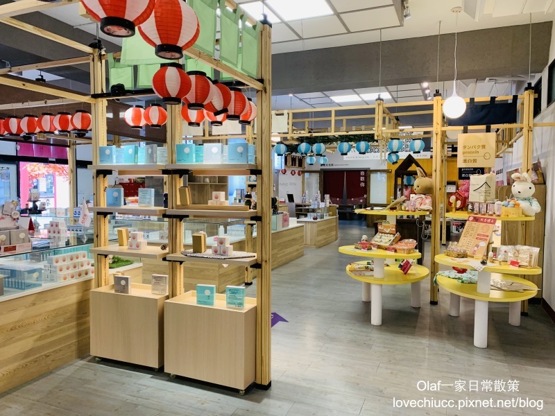 【桃園景點】全台唯一粉紅色大鳥居 蛋寶生技不老村 不用出國就能摸到長壽尊 日式浴衣體驗 免費停車場門票可以抵消費 親子寵物友善觀光工廠 (帶著寶寶去旅行1y3m)