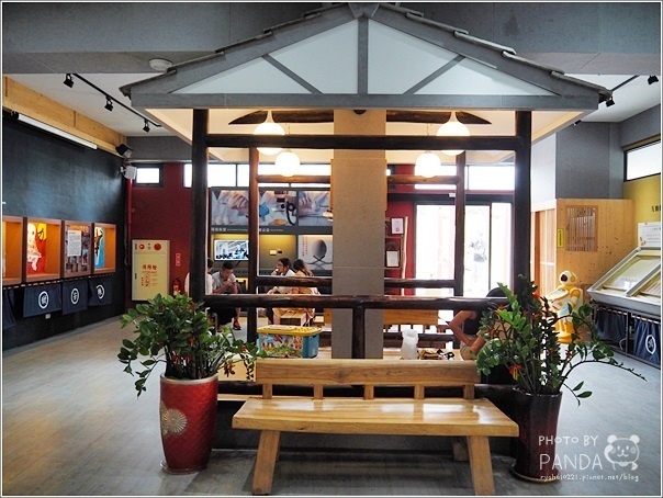 /tmp/phplJ5dBB /tmp/phplJ5dBB