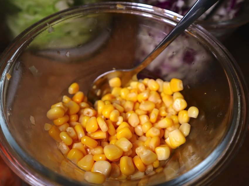 19號倉庫鐵板牛排 新新營店：台南新營店更新2.0版，迷你自助吧-濃湯.珍珠奶茶.生菜沙拉.吐司.可口可樂機吃到飽喝到飽，全新裝潢夢幻工業風好看又好拍｜台南新營聚餐餐廳.新營牛排館推薦 - 進食的巨鼠