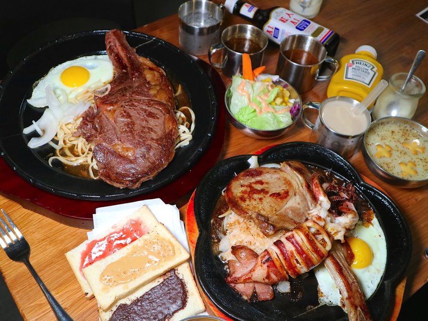 19號倉庫鐵板牛排 新新營店：台南新營店更新2.0版，迷你自助吧-濃湯.珍珠奶茶.生菜沙拉.吐司.可口可樂機吃到飽喝到飽，全新裝潢夢幻工業風好看又好拍｜台南新營聚餐餐廳.新營牛排館推薦 - 進食的巨鼠