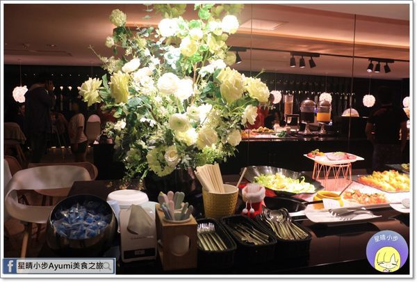 潮旅館：[住宿]►桃園住宿旅館推薦◄168inn集團－潮旅館／潮10人房／潮4人房(KTV)／英國斯林百蘭皇室名床／免費自助早午餐、現烘咖啡，及主廚單點鐵板早餐，現點現做