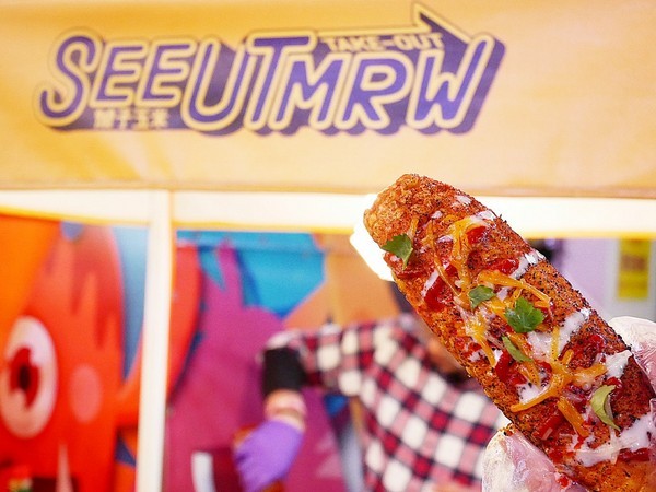 辮子玉米 SEE YOU TOMORROW(逢甲貨櫃市集店)：辮子玉米 SEE YOU TOMORROW-逢甲歡樂星超夯辮子玉米  小吃大變身  傳統平民美食新吃法