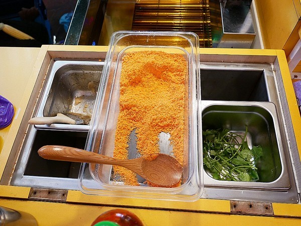 辮子玉米 SEE YOU TOMORROW(逢甲貨櫃市集店)：辮子玉米 SEE YOU TOMORROW-逢甲歡樂星超夯辮子玉米  小吃大變身  傳統平民美食新吃法