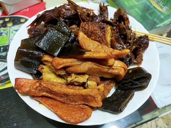 新北鶯歌麥光東山鴨頭~台灣道地小吃~在遠就能聞到獨特的甜鹹味