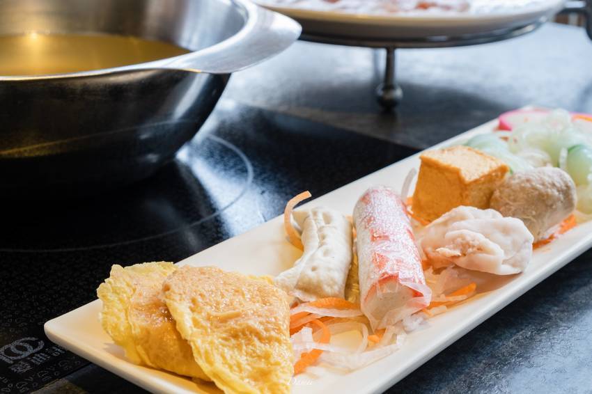 source: imgur.com 高雄左營|九勺涮涮鍋-擁有多種火鍋湯底與小資套餐可選擇