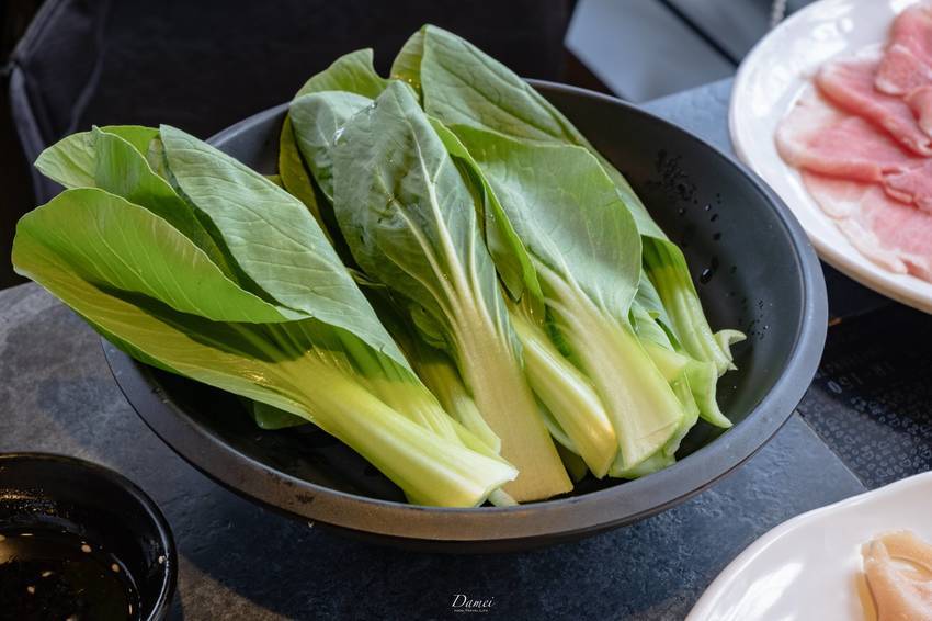 source: imgur.com 高雄左營|九勺涮涮鍋-擁有多種火鍋湯底與小資套餐可選擇