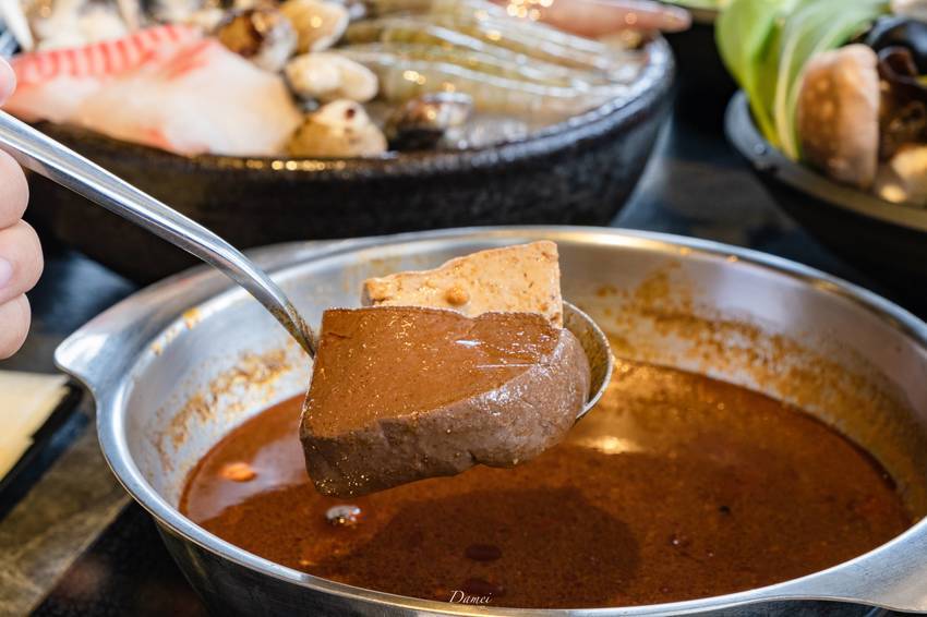 source: imgur.com 高雄左營|九勺涮涮鍋-擁有多種火鍋湯底與小資套餐可選擇