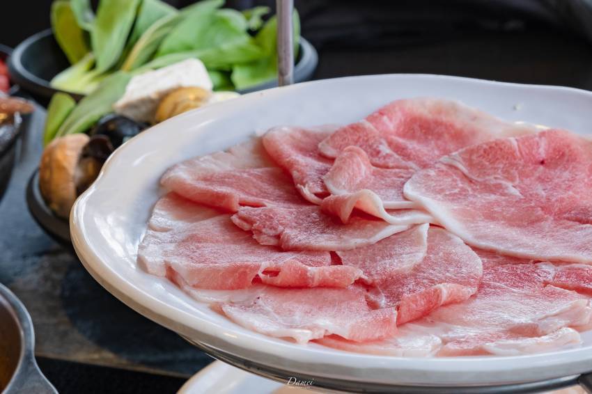 source: imgur.com 高雄左營|九勺涮涮鍋-擁有多種火鍋湯底與小資套餐可選擇